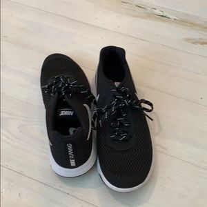 Gym shoes- barely worn